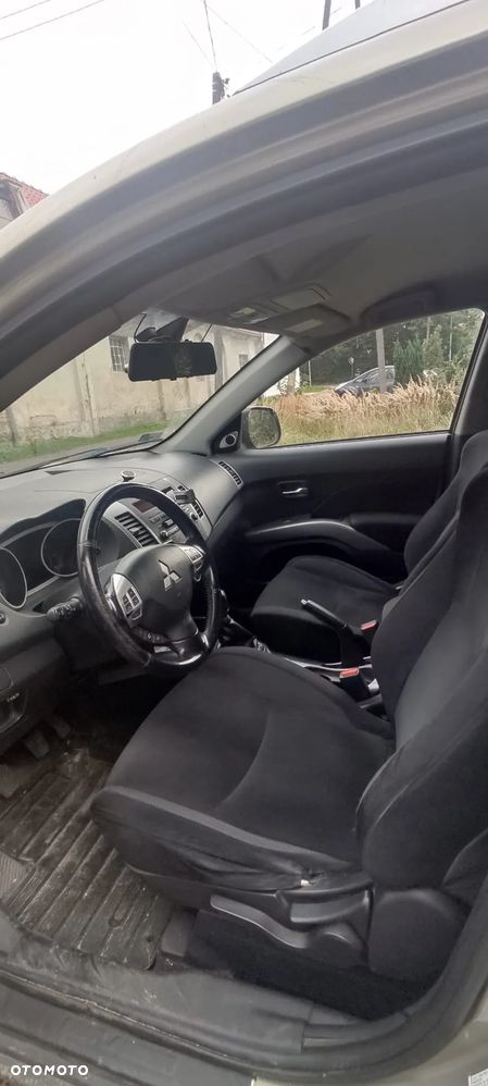 Mitsubishi Outlander 2.0 DID Intense + - 4