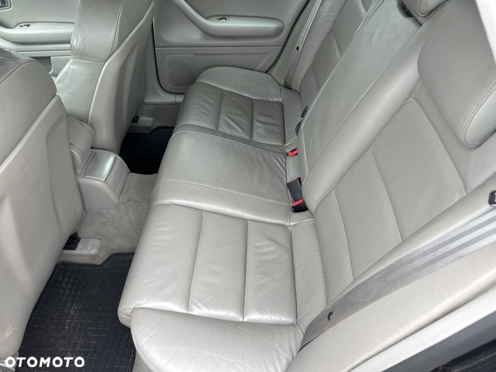 Audi A4 Limousine - 15