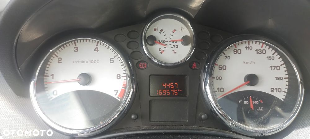 Peugeot 207 - 17