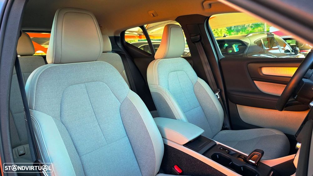 Volvo XC 40 2.0 D3 Momentum Geartronic - 27