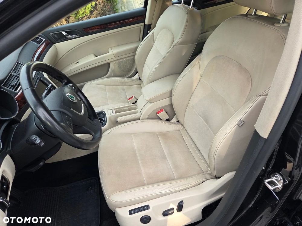 Skoda Superb 2.0 TDI Elegance DSG - 12