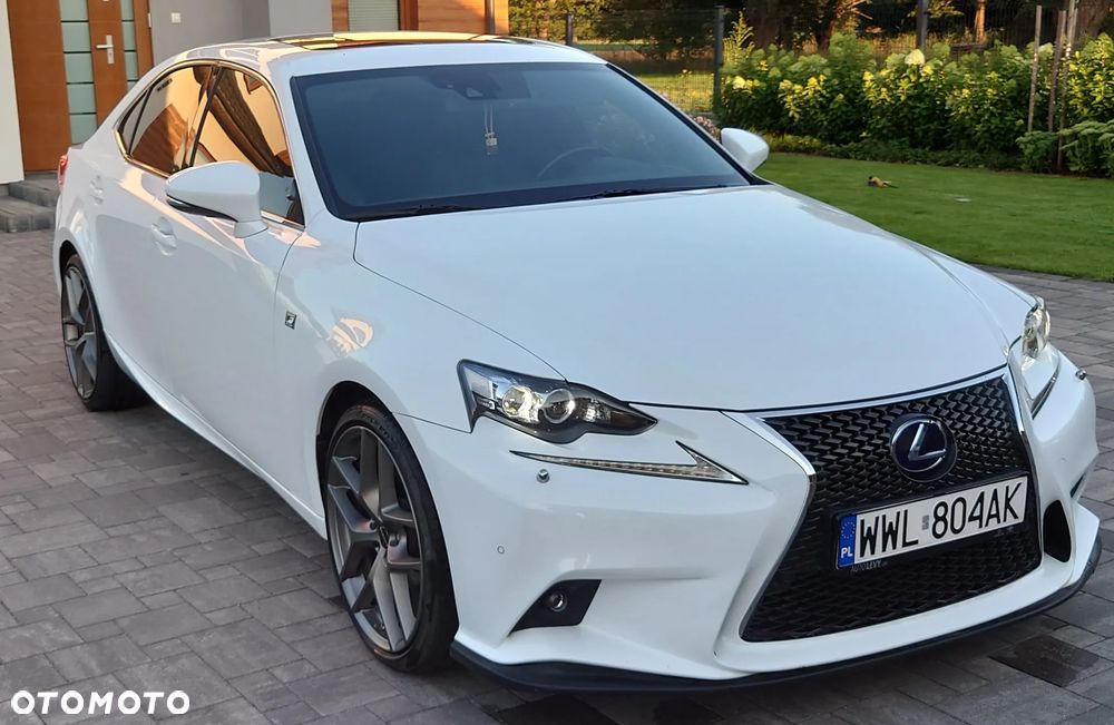 Lexus IS 300h F Sport - 2