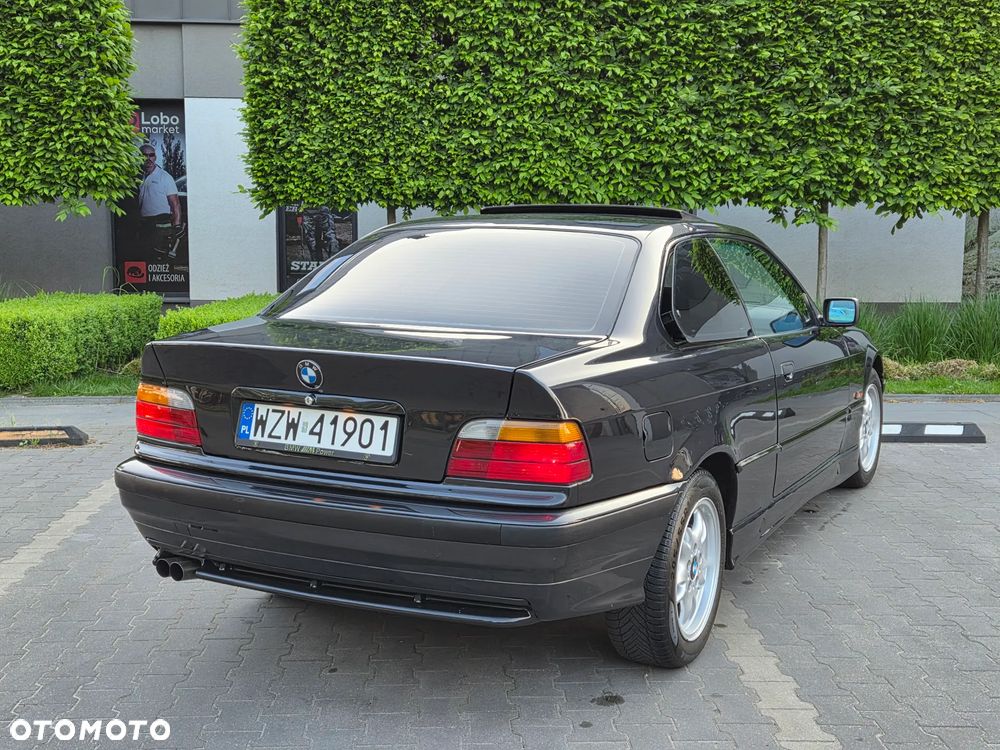 BMW Seria 3 323i - 9