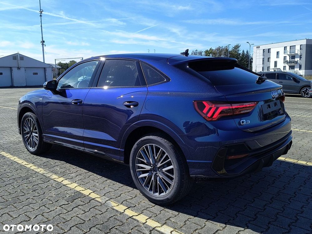 Audi Q3 Sportback - 11