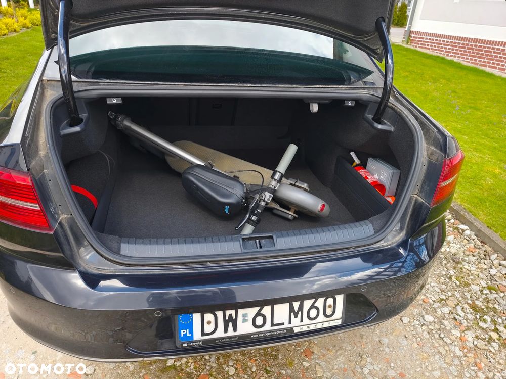 Volkswagen Passat 1.6 TDI SCR DSG Business - 9