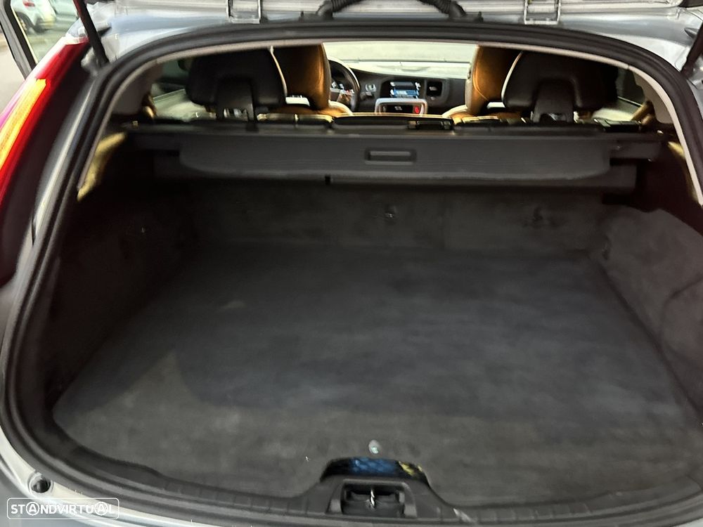 Volvo V60 D6 Plug-In-Hybrid AWD Geartronic Pure Limited - 13