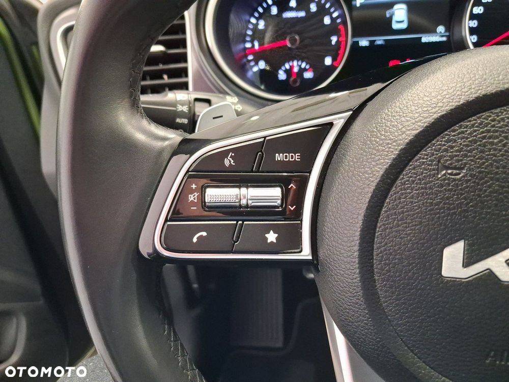 Kia XCeed - 10