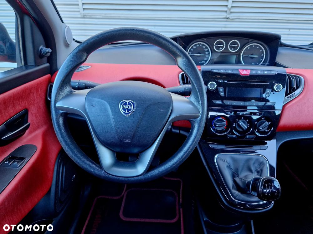 Lancia Ypsilon 1.2 8V Black&Red S&S - 26