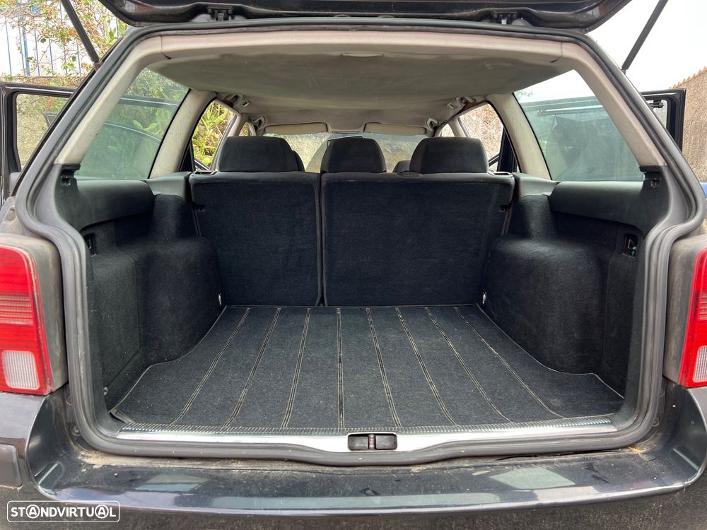 VW Passat Variant 1.9 TDi Confortline - 6