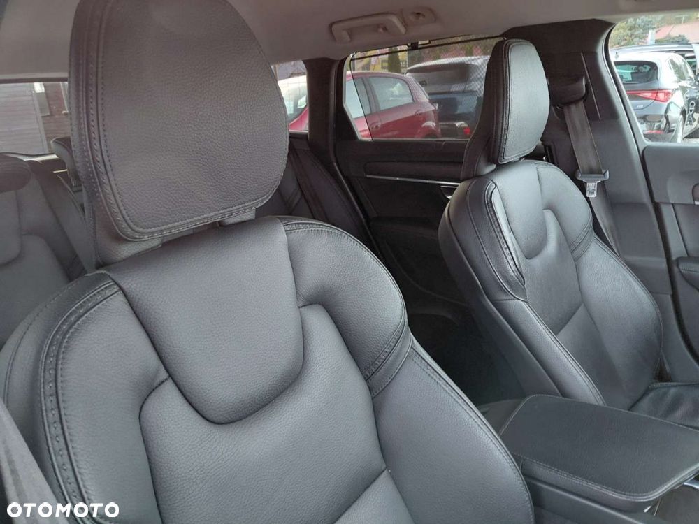 Volvo V90 Cross Country - 17