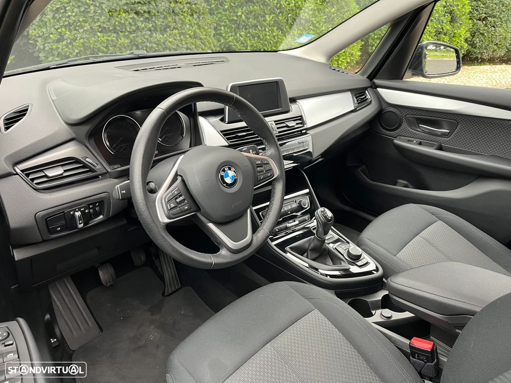 BMW 216 Gran Tourer d - 17