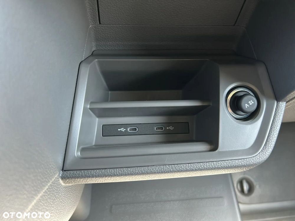 Volkswagen Crafter KONTENER MEBLOWY+WINDA/35 Podwozie z pojedynczą kabiną 2,0 l 163 KM manual r. o.: 4490 mm - 32