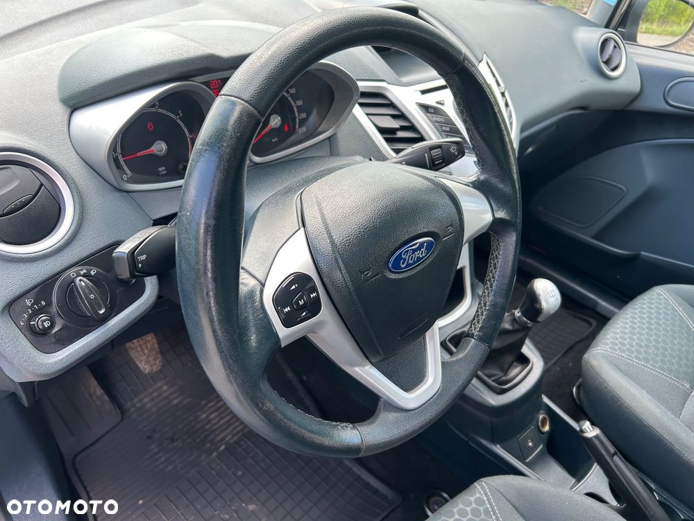 Ford Fiesta 1.4 Ghia - 12