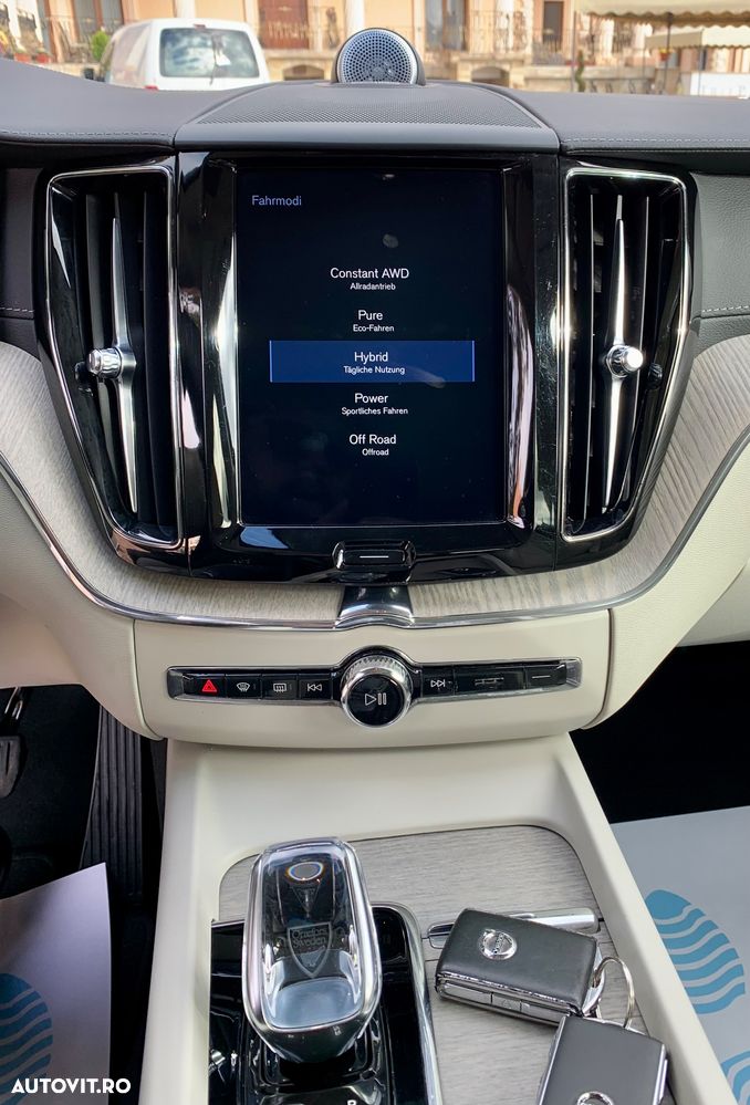Volvo XC 60 T8 Twin Engine AWD Inscription - 27