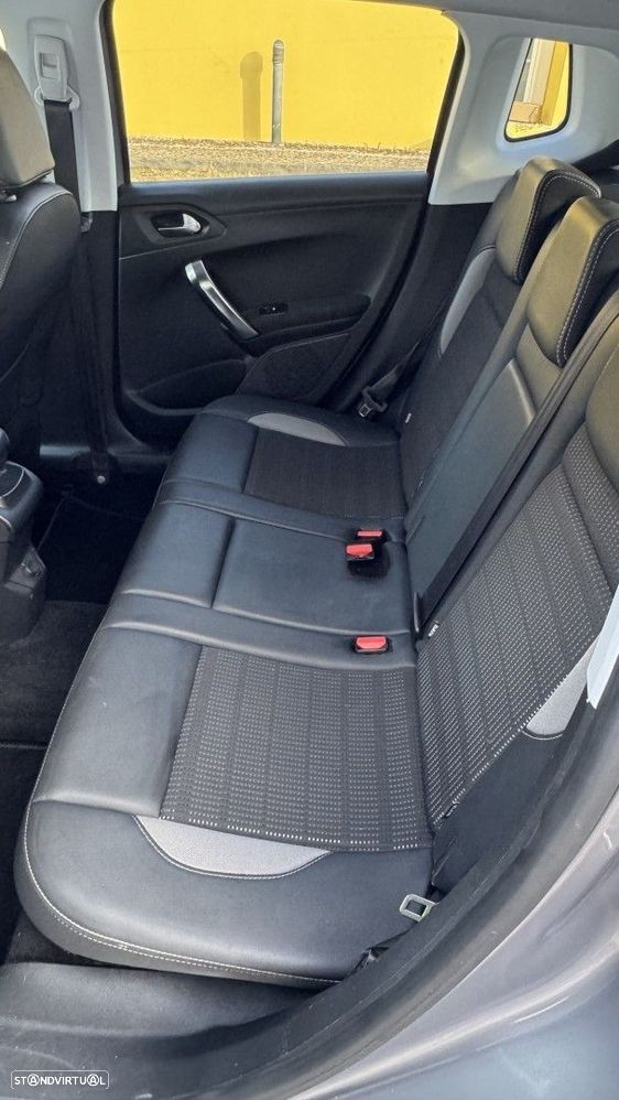 Peugeot 2008 1.2 PureTech Allure EAT6 - 10