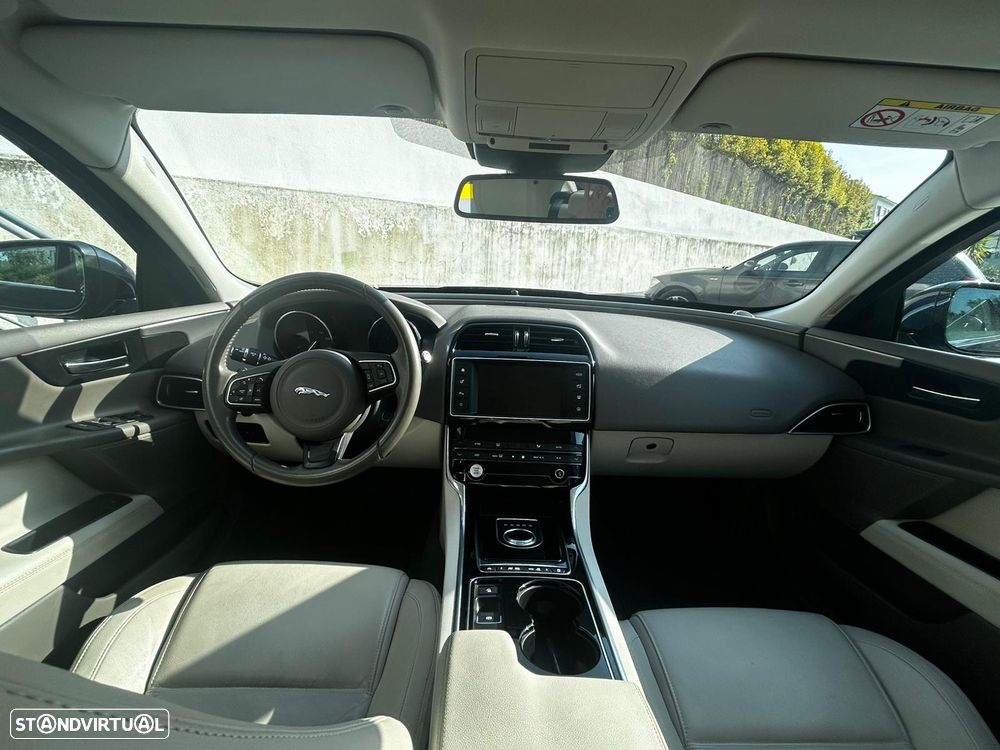 Jaguar XE 20d Aut. Prestige - 31