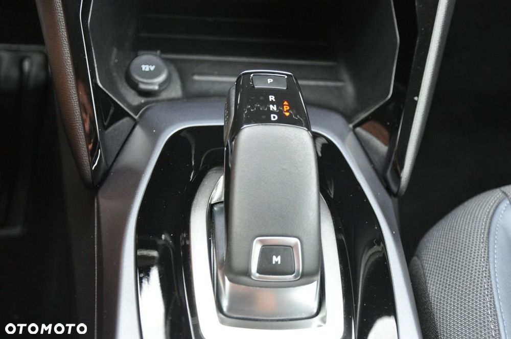 Peugeot 2008 1.2 PureTech Allure S&S EAT8 - 17