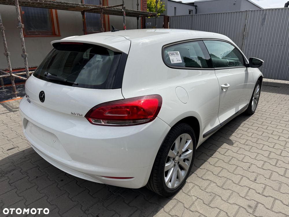 Volkswagen Scirocco 2.0 TDI Blue Motion Technologie - 3