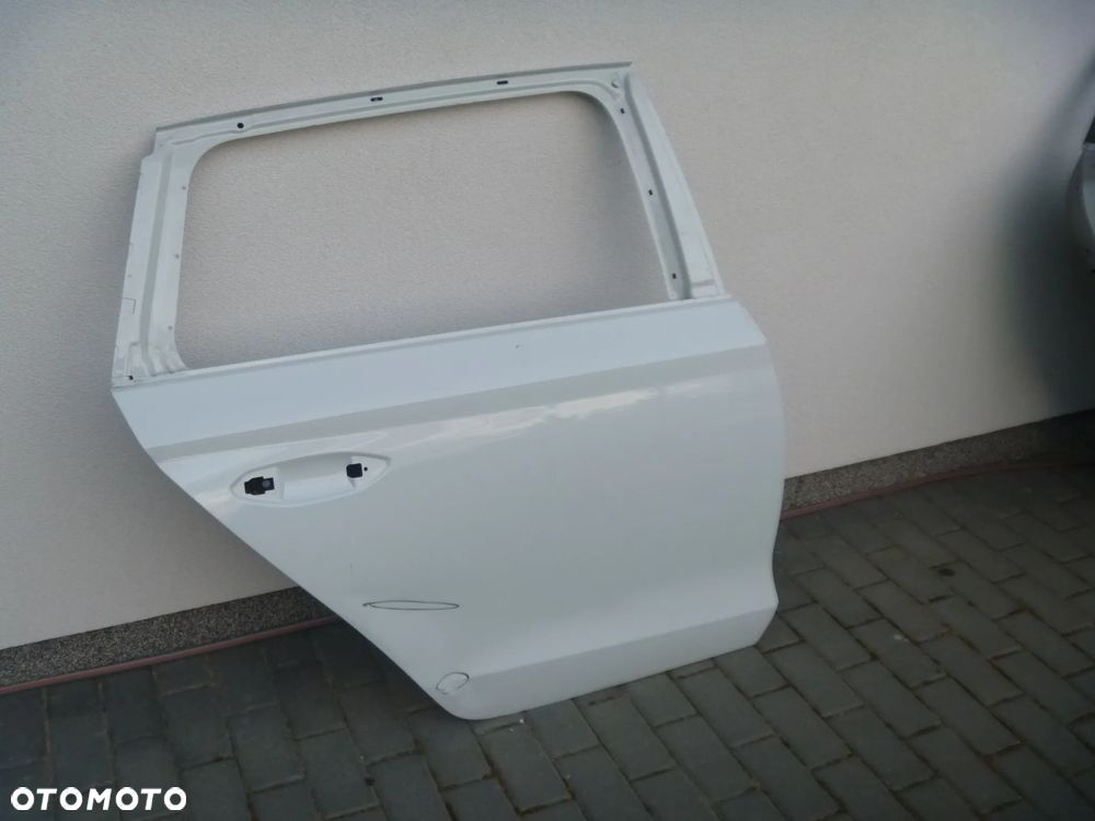 SKODA OCTAVIA IV 4 KOMBI DRZWI PRAWE TYLNE TYŁ - 2