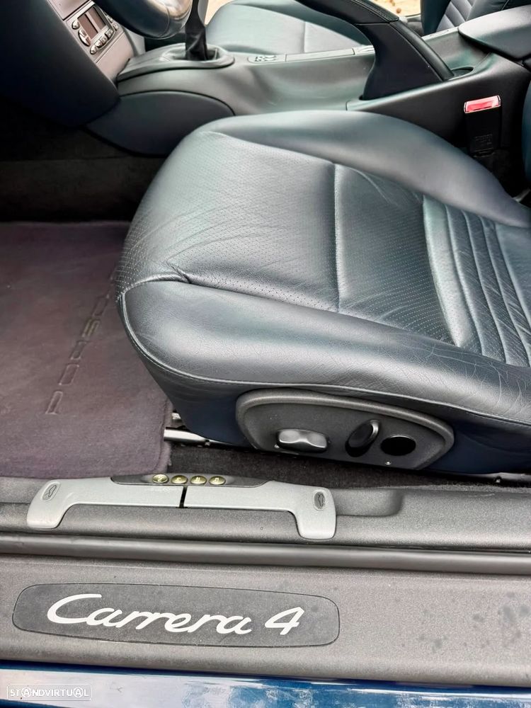 Porsche 911 (996) Carrera 4 Coupé - 15