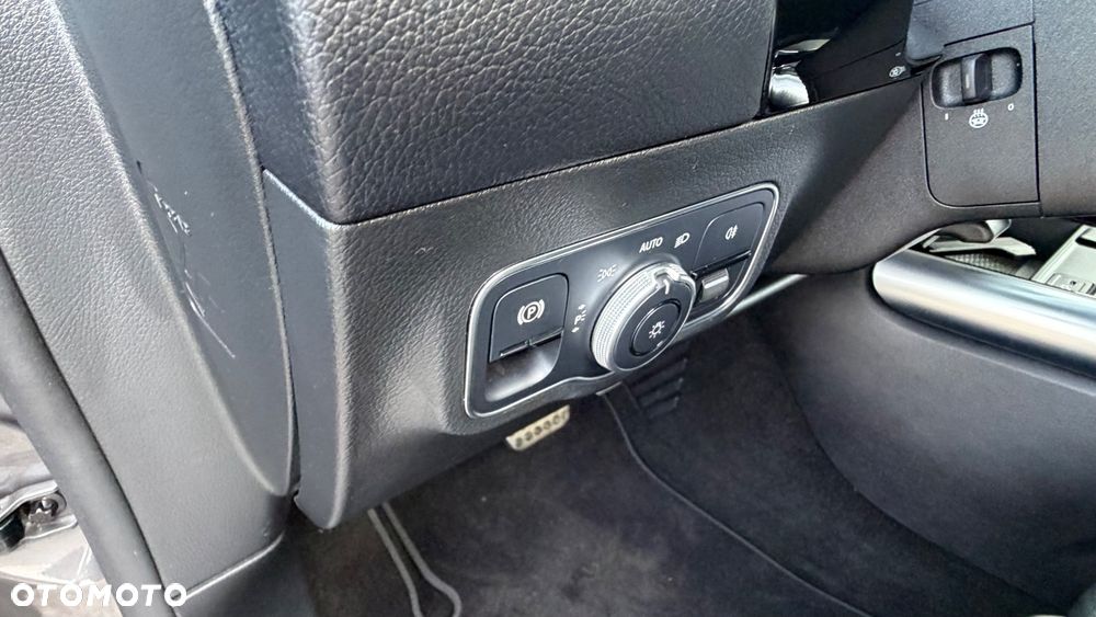 Mercedes-Benz GLA 250 4Matic 8G-DCT AMG Line - 23
