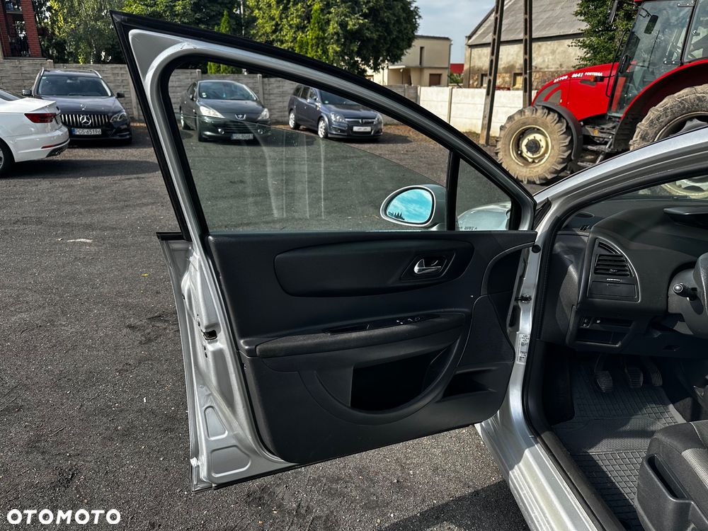 Citroën C4 1.6 16V Confort - 11