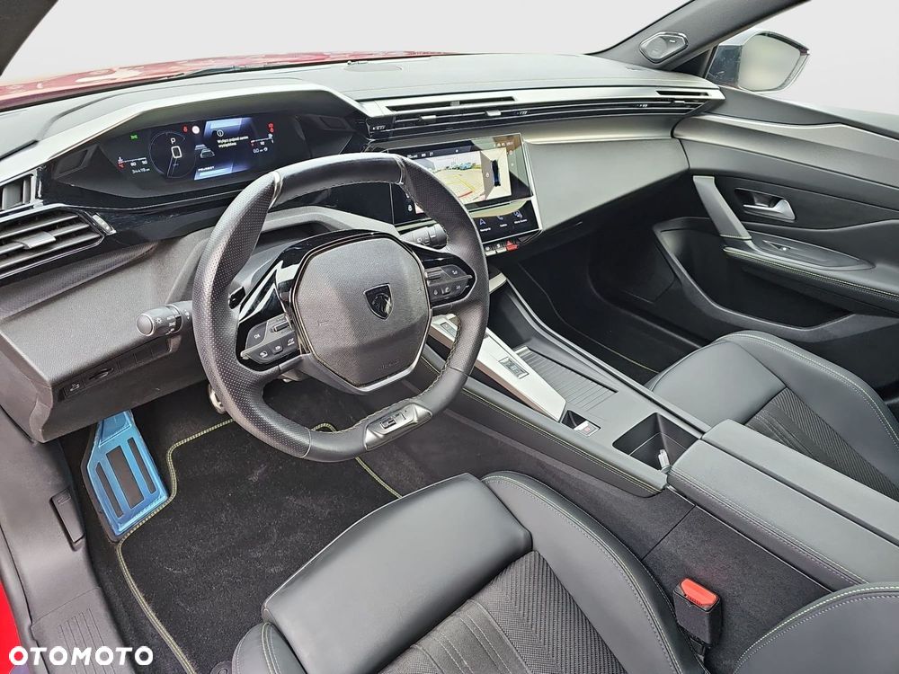 Peugeot 408 - 8
