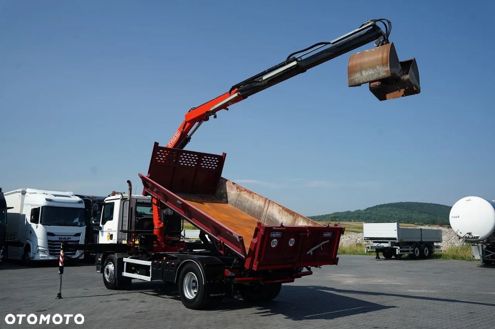 MAN TGM 18.340 / 4X2 / WYWROTKA 3 STRONNA / HYDROBURTA / BORDMATIC + HDS FASSI F165.0.22 / ROTATOR / CHWYTAK / PILOT / EURO 6 - 4