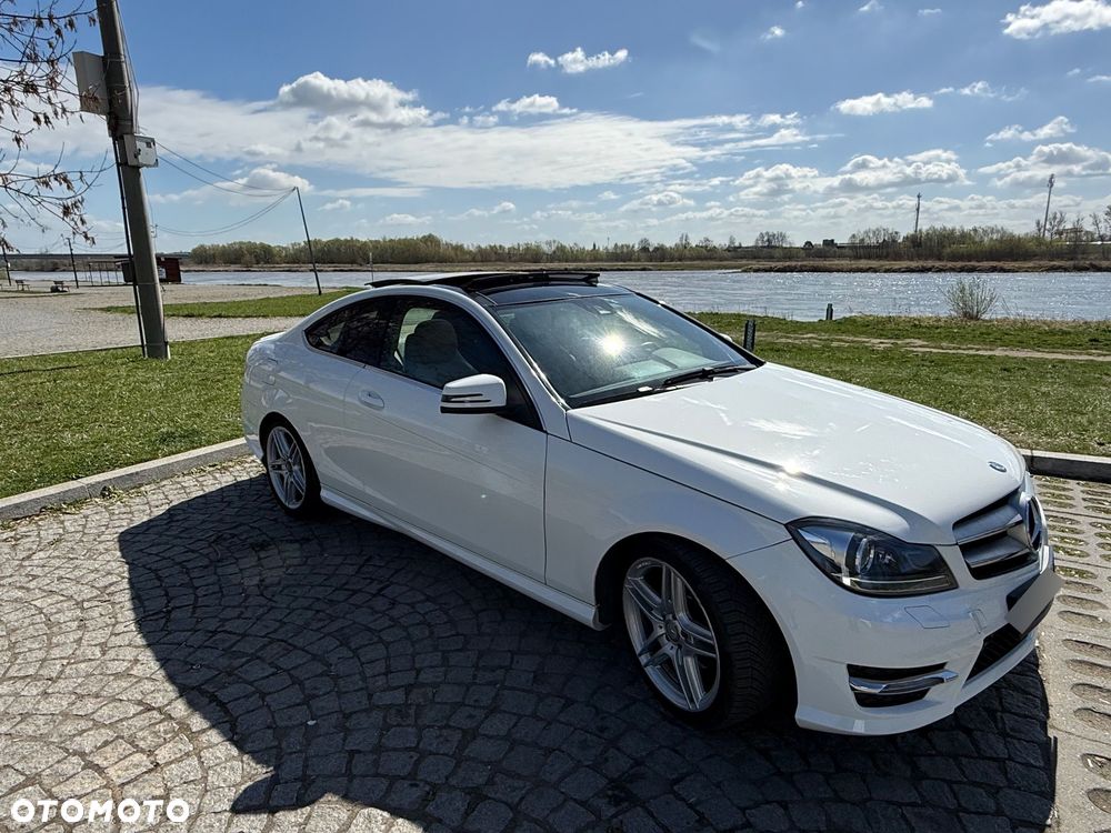 Mercedes-Benz Klasa C 250 CGI BlueEff - 25