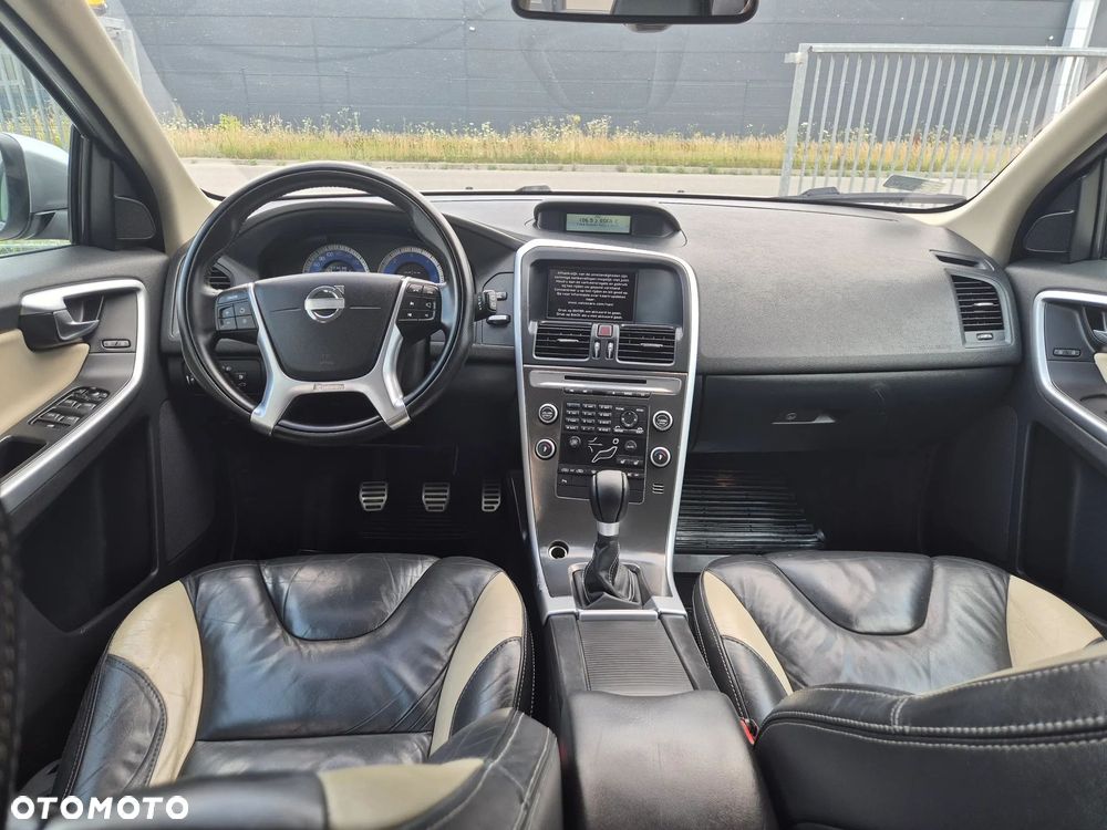 Volvo XC 60 2.4D R-Design - 8
