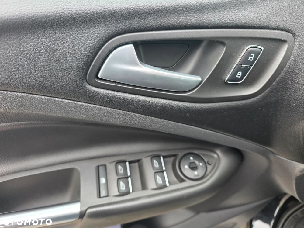 Ford Kuga 1.5 EcoBoost 2x4 Titanium - 12