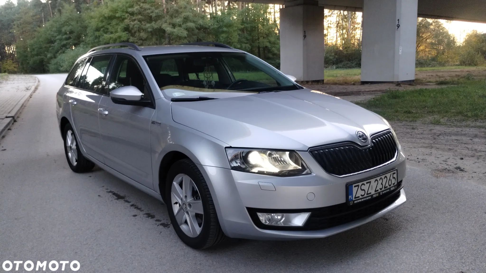 Skoda Octavia 2.0 TDI DSG Ambition - 1