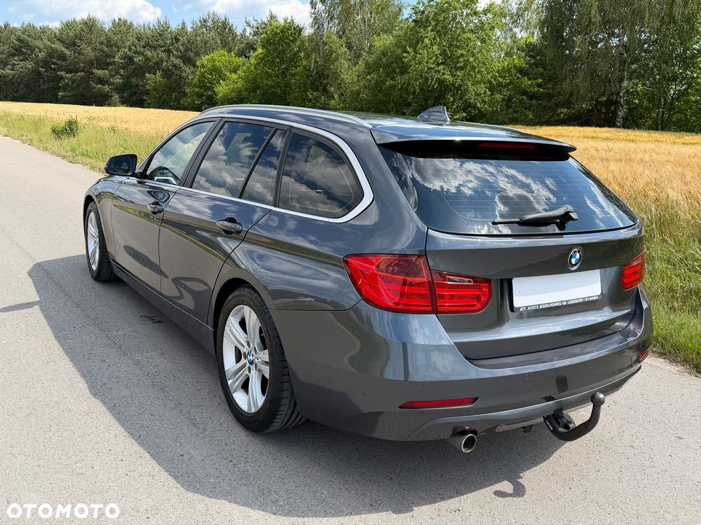 BMW Seria 3 320d Luxury Line - 12