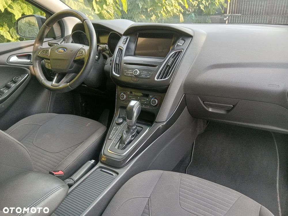 Ford Focus 1.5 EcoBoost Titanium ASS PowerShift - 24