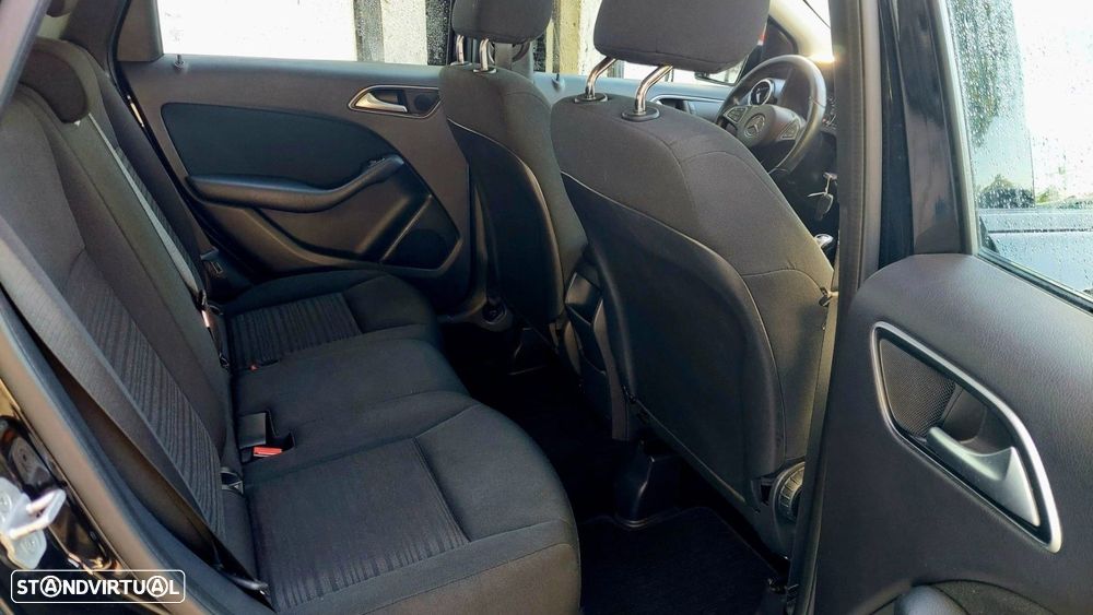 Mercedes-Benz B 180 d Urban - 11