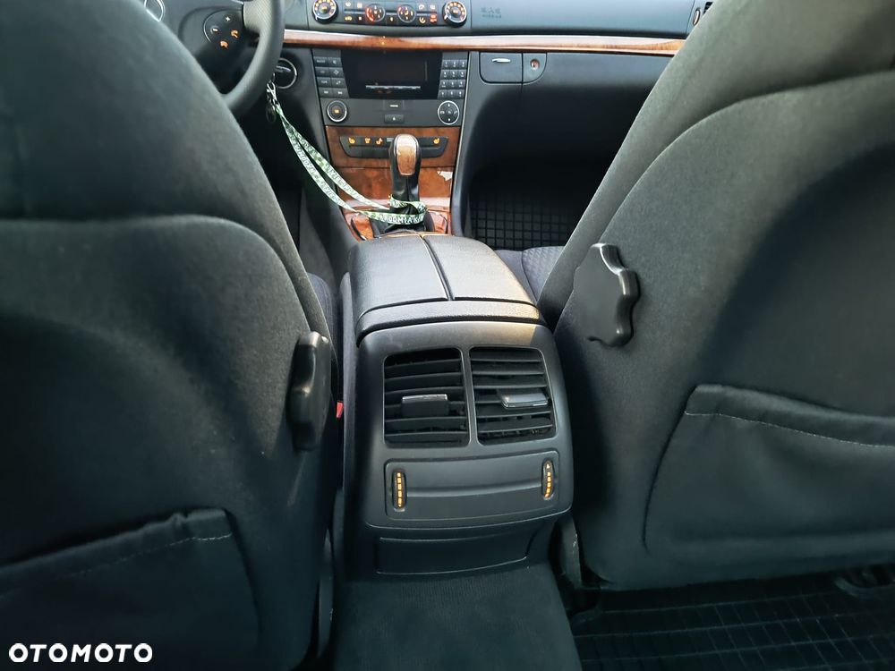 Mercedes-Benz Klasa E 200 Kompressor Elegance Sport Edition - 27