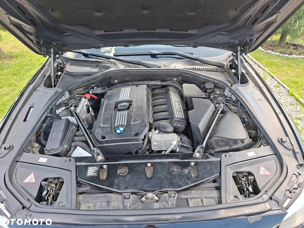 BMW Seria 5 528i - 22