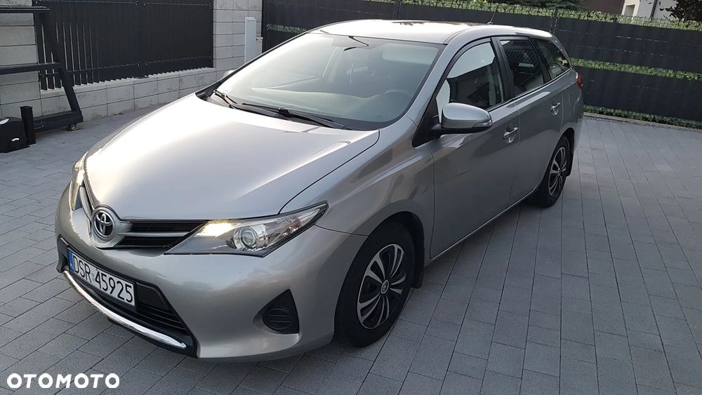 Toyota Auris 1.4 D-4D Comfort - 1