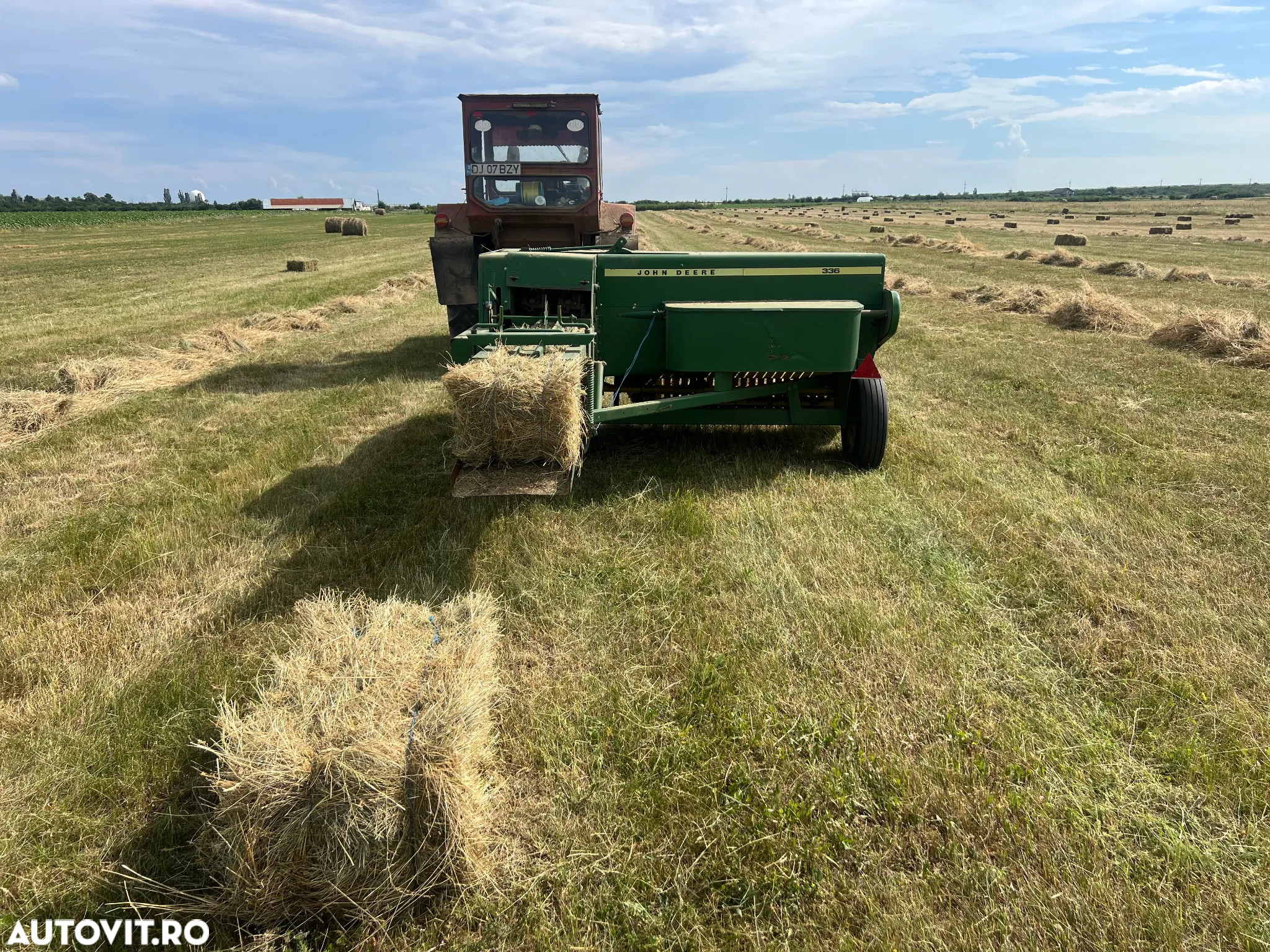 John Deere 336 - 3