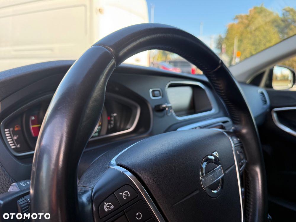 Volvo V40 - 24