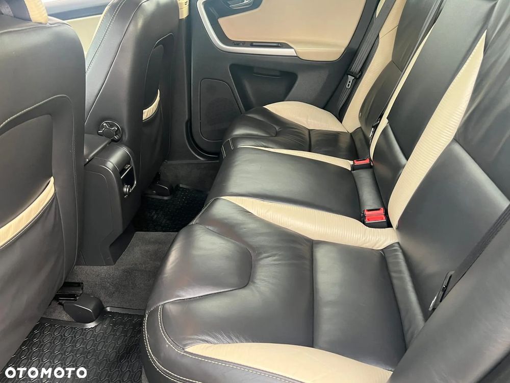 Volvo XC 60 D5 AWD RDesign - 21
