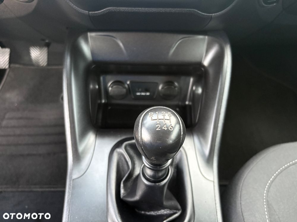 Hyundai ix35 1.6 2WD Fifa World Cup Edition - 36