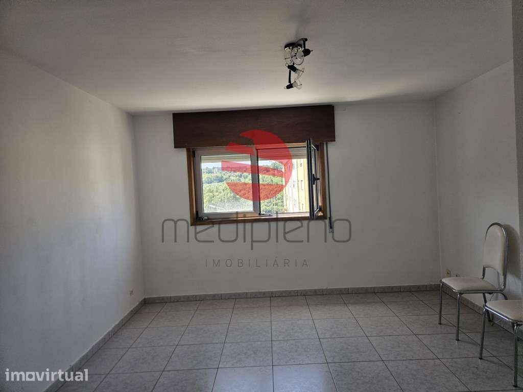 Apartamento T2 - Arrendamento - Grande imagem: 3/7