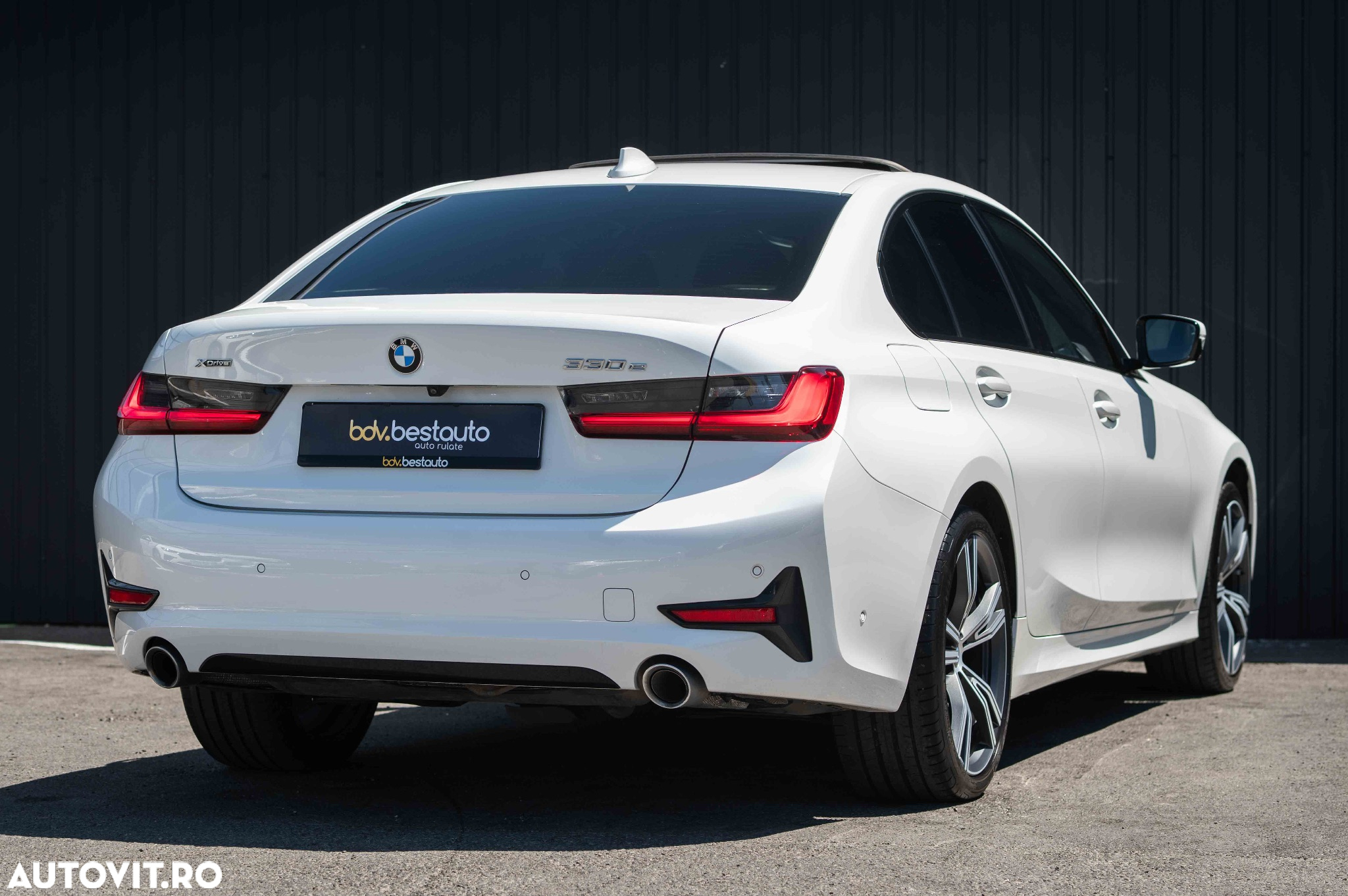 BMW Seria 3 330e xDrive AT PHEV - 35