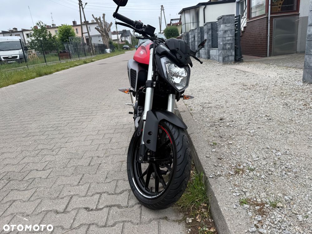 Yamaha MT - 12