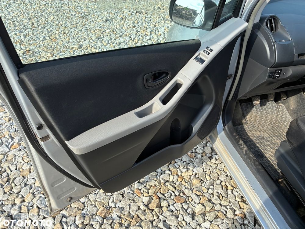 Toyota Yaris 1.4 D-4D Life - 10