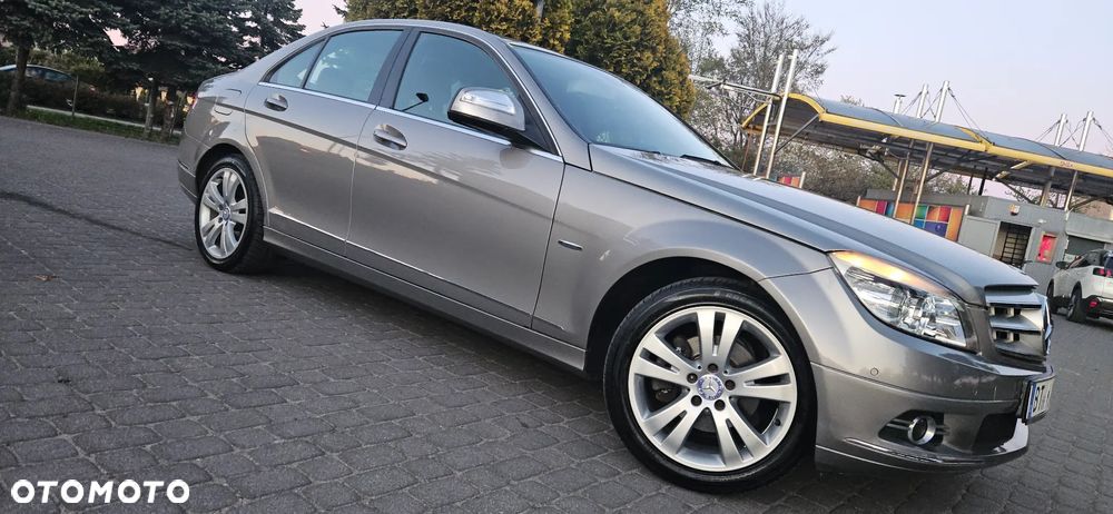 Mercedes-Benz Klasa C ver-180-blueefficiency-7g--tronic-avantgarde - 11