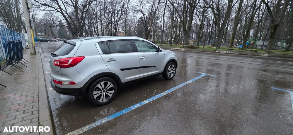 Kia Sportage 2,0 CRDI AWD Dream-Team Edition - 3
