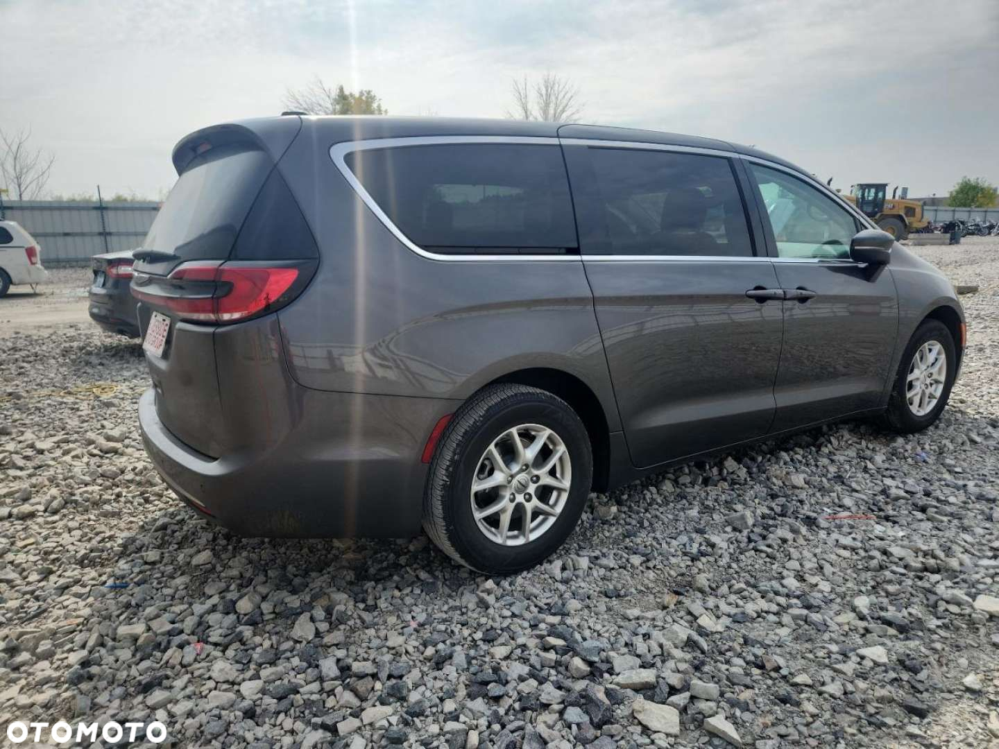 Chrysler Pacifica - 11