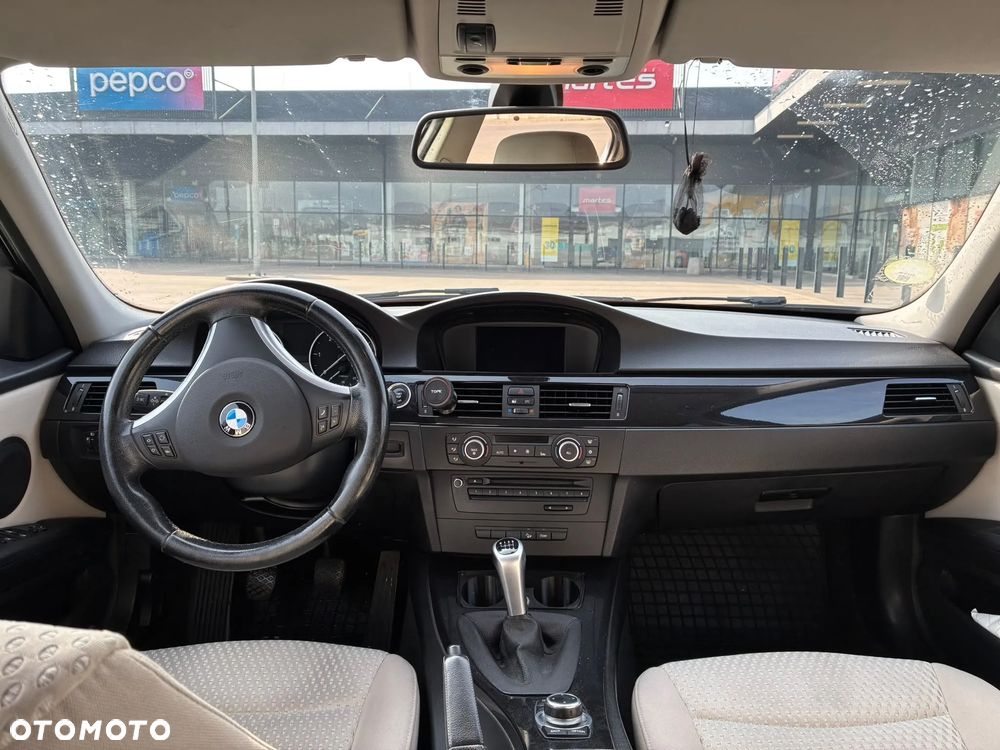 BMW Seria 3 320d xDrive - 6